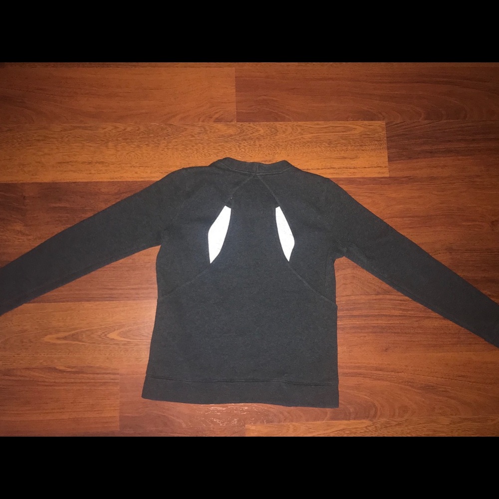 Lululemon open back top